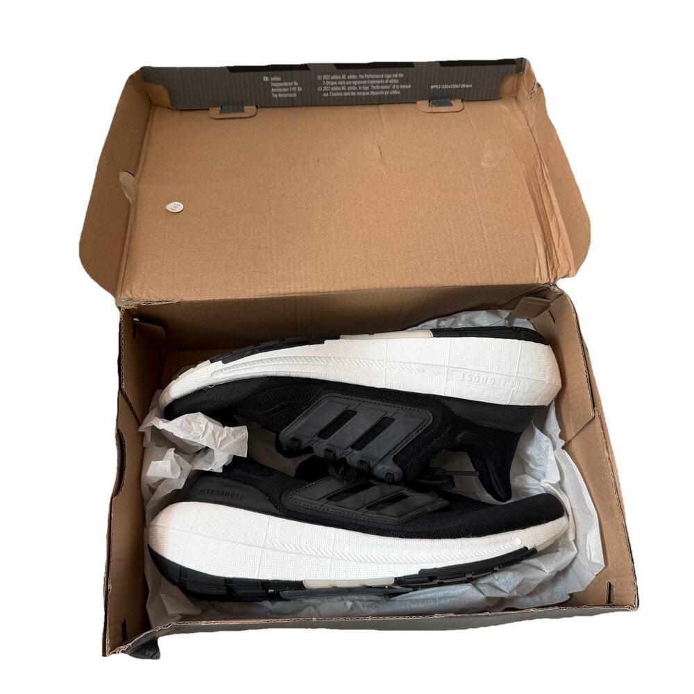 Adidas Womens 10 Ultraboost Light Sneakers Black White Running Shoes Lace Up Box - Picture 4 of 15